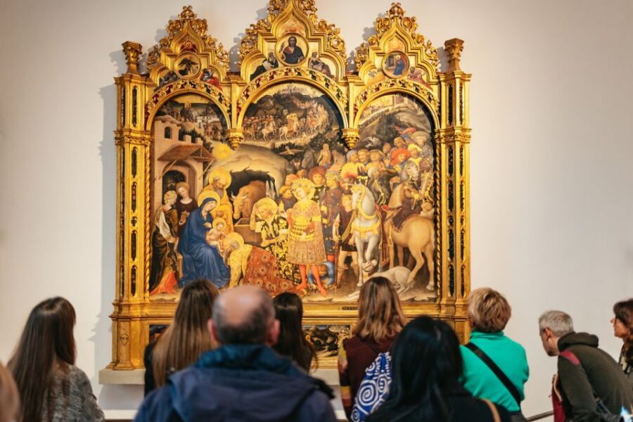 Uffizi Gallery: Renaissance Masterpieces Guided Tour - Navigating the Museum: From Entrance to Galleries