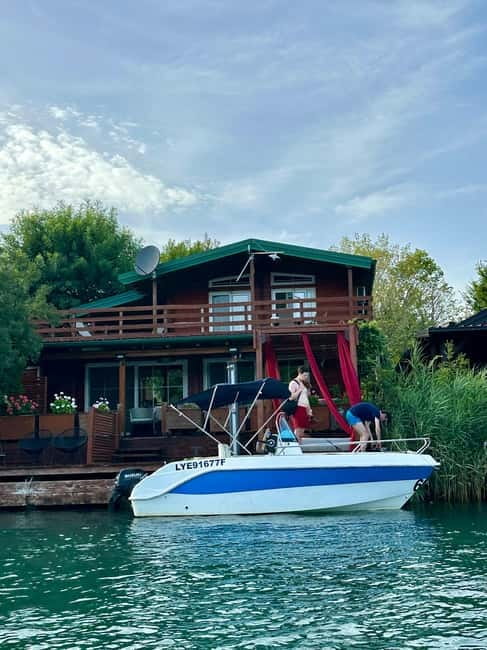 Ulcinj: Private Amazonas Boats Rental - Starting Point at Restaurant Cickova Carda