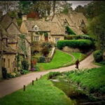 "Unforgettable Cotswolds Villages & Windsor Day Tour - Comfort and Convenience in a Mercedes V Class