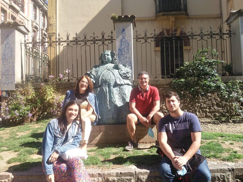 Unforgettable tour of Aviles - Exploring Galiana Street and Ferrera Park