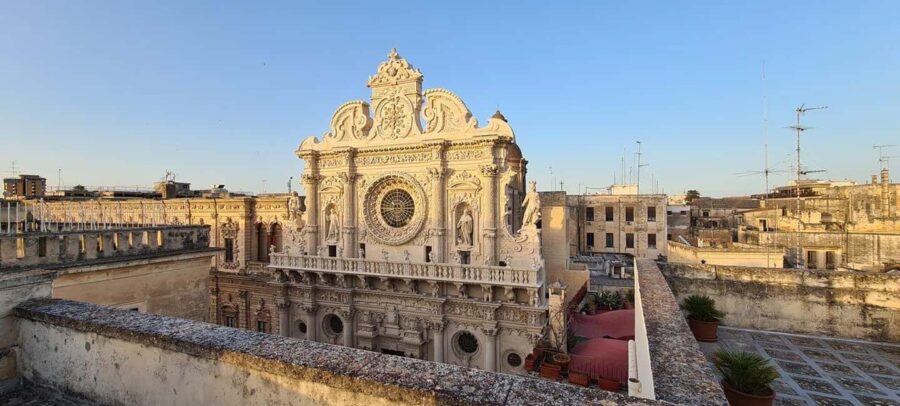 Unusual Lecce: Stories, Alleys, and Stone Lace - Meeting Point and Tour Logistics at Piazza SantOronzo
