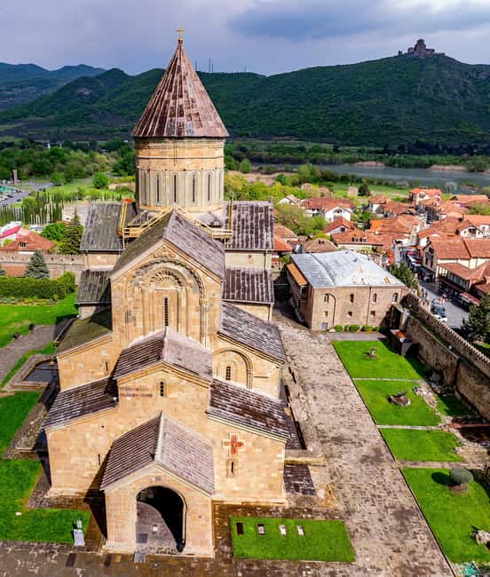 Uplistsikhe & Stalin Museum: Soviet Combo Tour - Exploring the Ancient Cave Town of Uplistsikhe