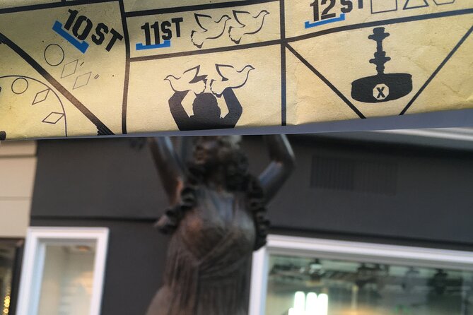 Urban Adventure Game in Seville with an app - Starting Point at Plaza de la Encarnación in Sevilles Old Town