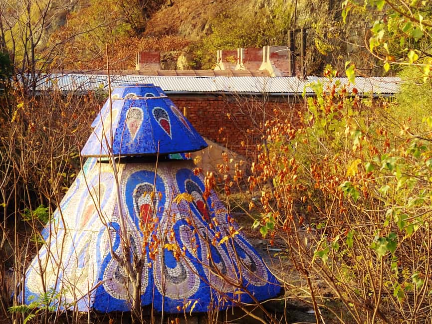 Urban exploration in Tbilisi  Private tour (price for 1 to 3 people) - The Unique Atmosphere of Tbilisi’s Urbex Sites