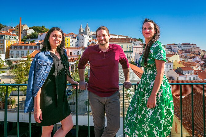 Vacation Photographer in Lisbon  Private, Professional and Fun! - Starting Point at Miradouro de Santa Luzia