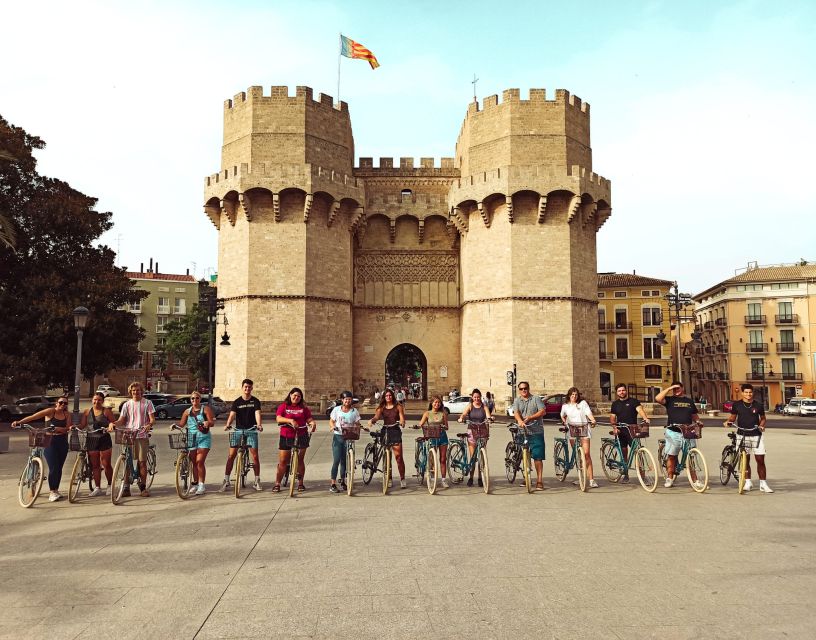 Valencia: 3-Hour Guided City Sightseeing & Beaches Bike Tour - Visiting the City of Arts and Sciences on Two Wheels