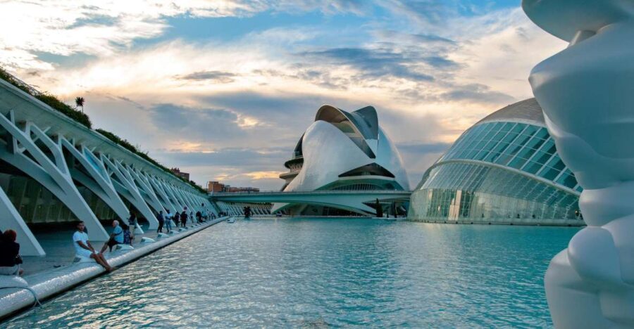 Valencia: Capture the most Photogenic Spots with a Local - Discover Valencia’s Most Photogenic Landmarks and Hidden Corners