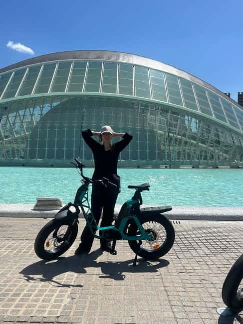 Valencia: FAT BIKE YAMAHA E-Bike Rental Experience - Starting Point in Valencia: ValenciaInBike on Calle Cuba 24