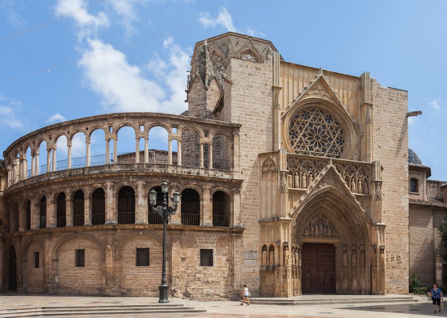 Valencia: Guided City Walking Tour with Tapas Tastings - Exploring Valencia’s Historic Center and Its Landmarks