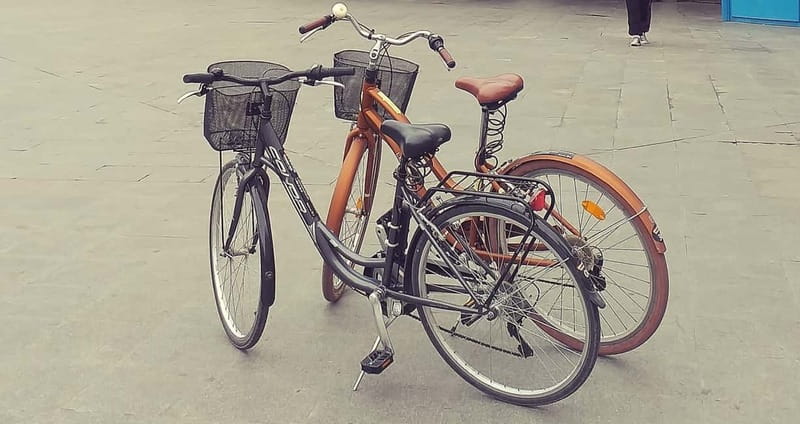 Valencia: Highlights Bike Tour with a Guide - Exploring Valencia’s Historic Streets in the Old Town