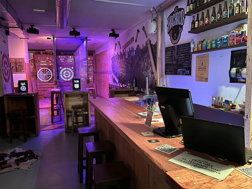 Valencia: Interactive Axe Throwing 1h - The Location and Setting in Valencia