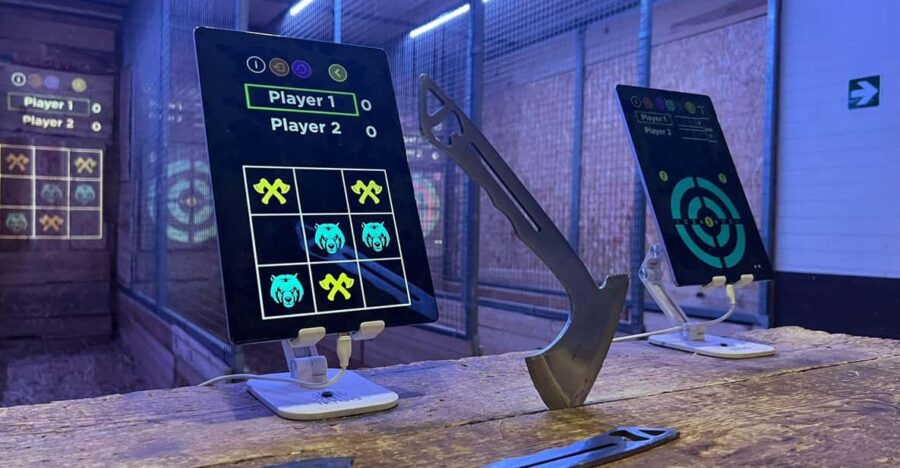 Valencia : Interactive Axe Throwing 2h - The Interactive Experience with 15 Exciting Games