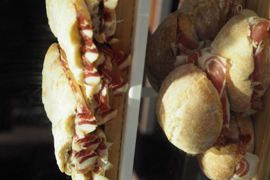 Valencia: Morning Food Tour with Central Market Visit - Starting in the Heart of Valencia’s Old Town