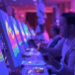 Valencia: Pinta un cuadro fluorescente y bebe vino - Learning to Paint Neon with Step-by-Step Guidance