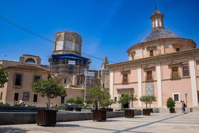 Valencia: Private City Center Highlights Tour with a Local - Exploring the Serrano Towers and Old City Gates