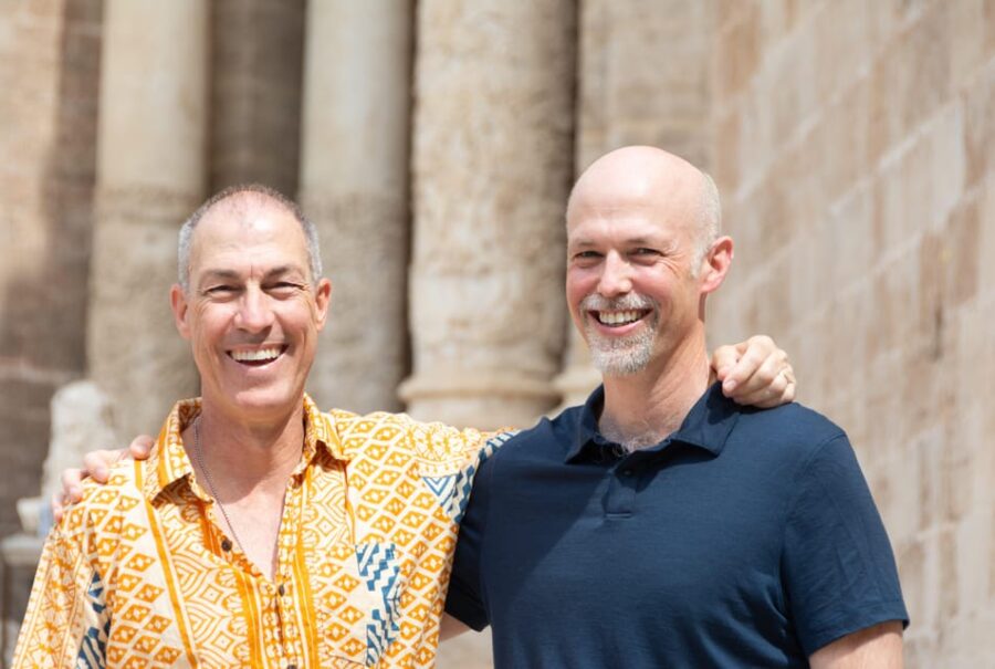 Valencia: Private photo tour at the Ciutat Vella - The Tour Begins at McDonalds in Valencias Old Town