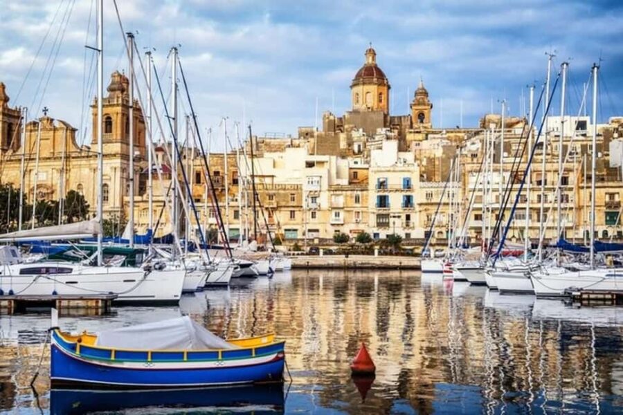 Valletta : Highlights & Hidden Gems Walking Tour - Breathtaking Views from the Upper Barrakka Gardens