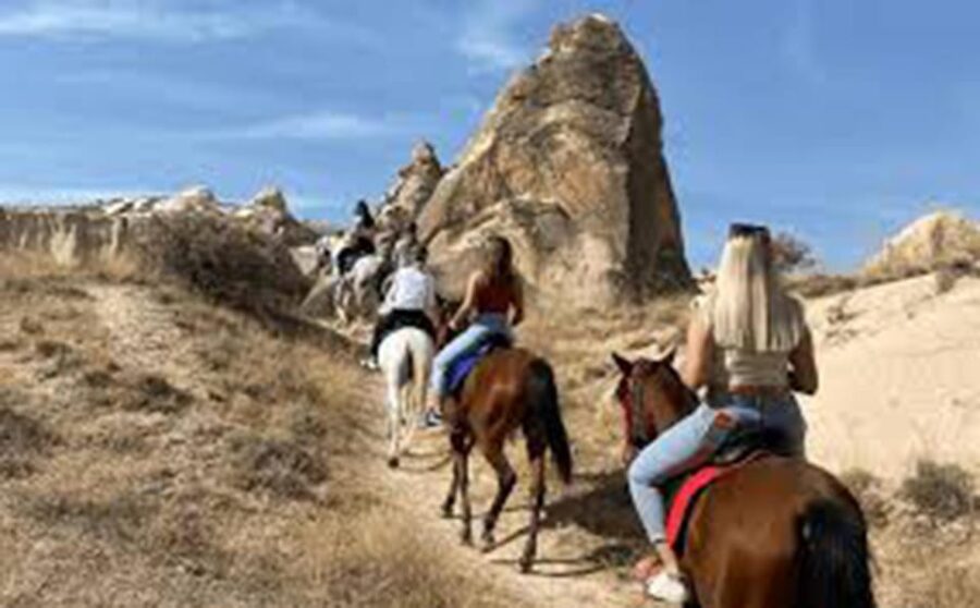 Valley Photoshoot: Classic Car, Running Horse & Makeup Gift - Starting Point at Göreme Otobüs Terminali