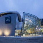 Van Gogh Museum Entry& Zaanse Schans Private half -day Tour - Explore Windmill Village or Volendam in Style