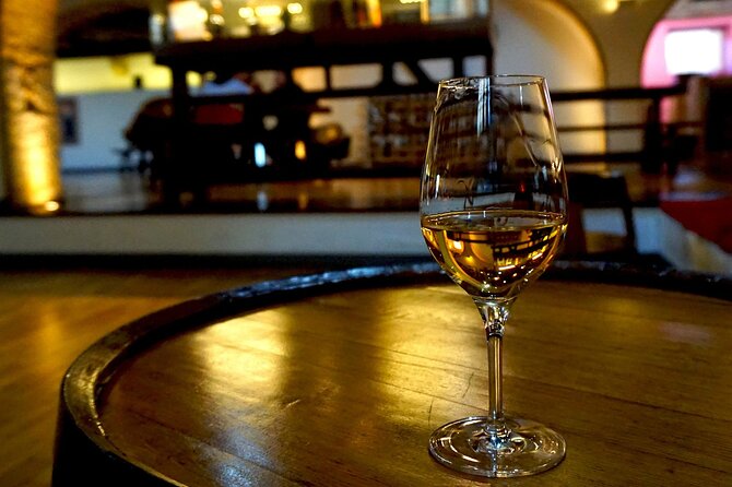 Varenna: guided Walking Tour with Wine & Food tasting - Enjoying Homemade Ice Cream with Lake Views