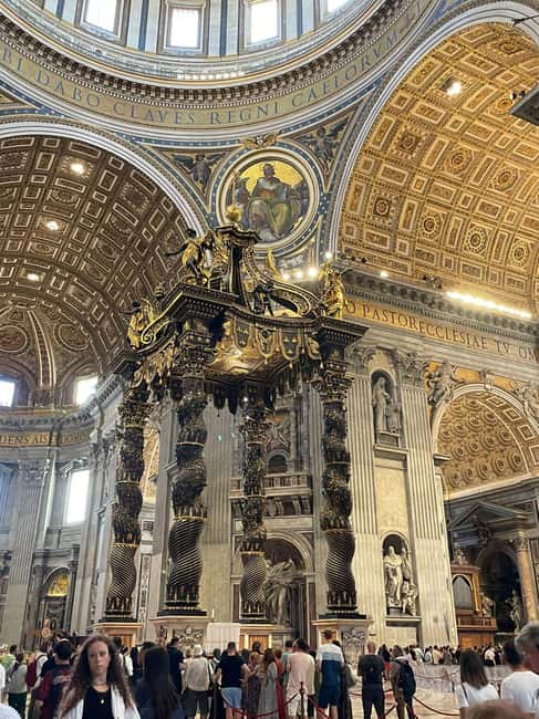 Vatican Museum & Sistine Chapel guided tour - How the Tour Bypasses Long Lines at the Vatican