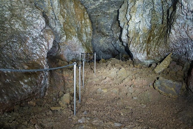 Vatnshellir Cave Tour - The Starting Point at Vatnshellir Cave Road
