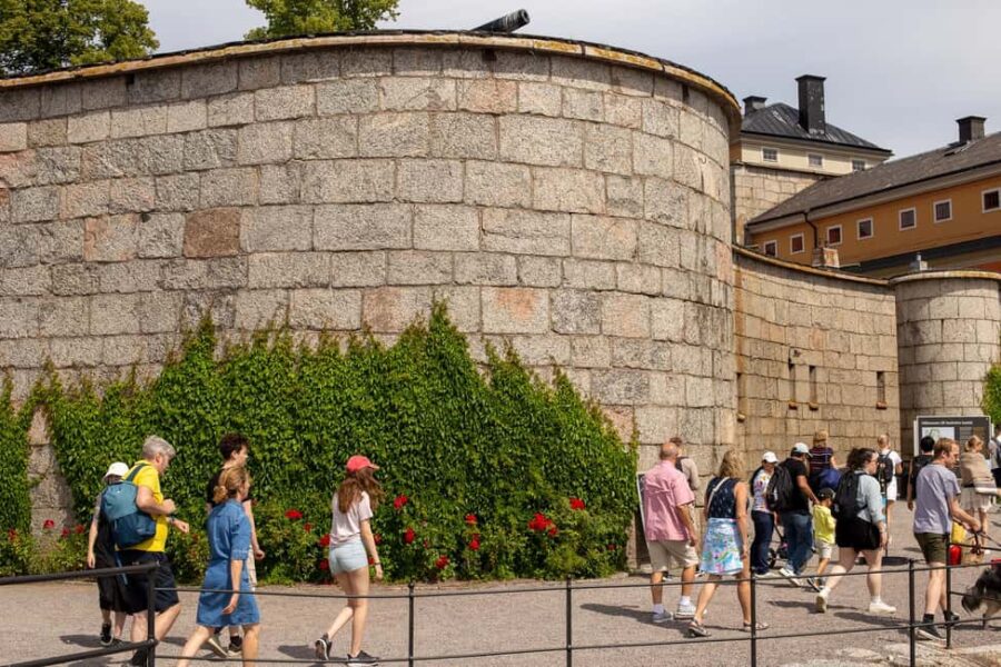 Vaxholm & Stockholm Archipelago: Guided Excursion, Day Trip - Meet at the Nationalmuseum and Set out on a Scenic Cruise