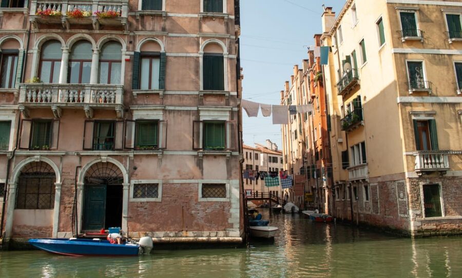 Venice: City center PRIVATE Guided Walking Tour - 2,5 hours - Strolling Along the Grand Canal and Its Venetian Palaces