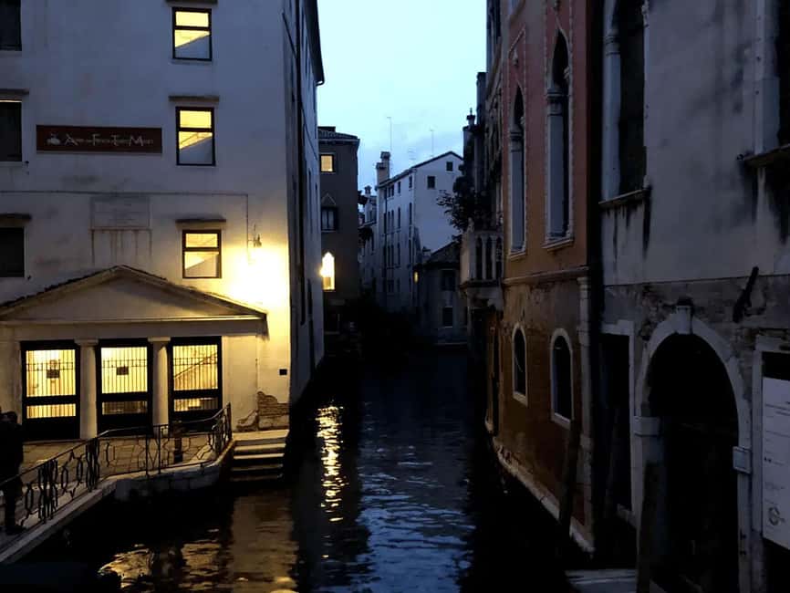 Venice Ghost Tour: Haunted Palaces & Secret Canals - Key Points