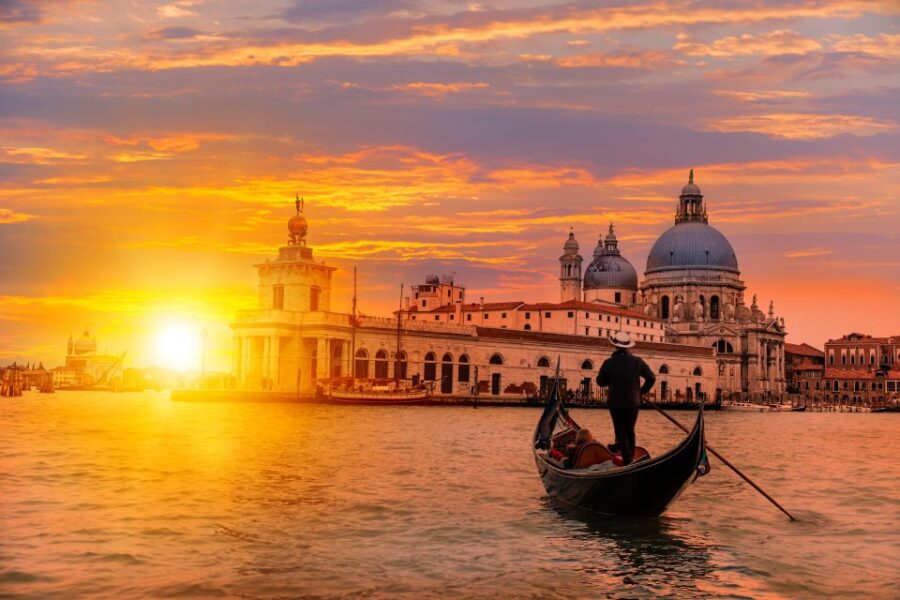 Venice: Gondola Tour under the Bridge of Sighs & Audio Guide - Experience a 30-Minute Ride through Venice’s Famous Canals