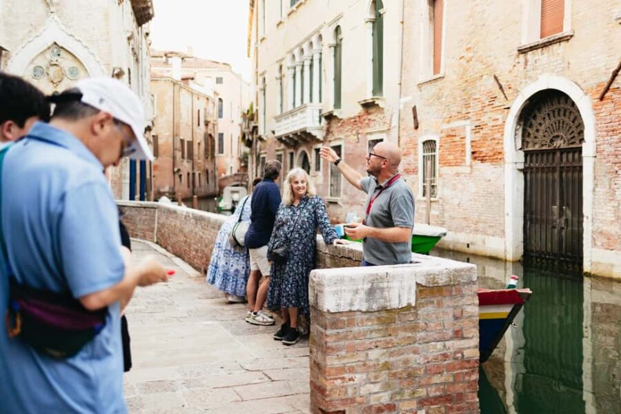 Venice: Highlights and Hidden Gems Night Walking Tour - Discover Venice after Sunset with a Guided Walk