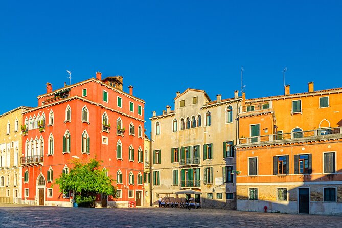 Venice: Holy Heist Self-Guided Adventure & Walking Game - Visiting Doges Palace: Clues and Self-Guided Exploration