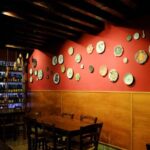 Venice: Luxury Natural Wine Tasting with Cicchetti Tapas - The Setting: A Cozy, Traditional Venetian Wine Bar