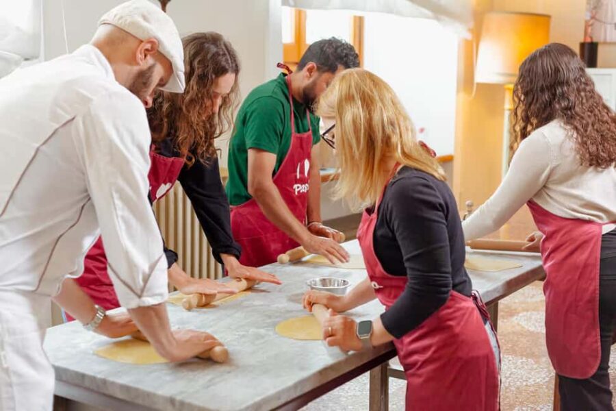 Venice: Pasta Class with Wine and Gelato - Making Pasta from Scratch in Venices Heart