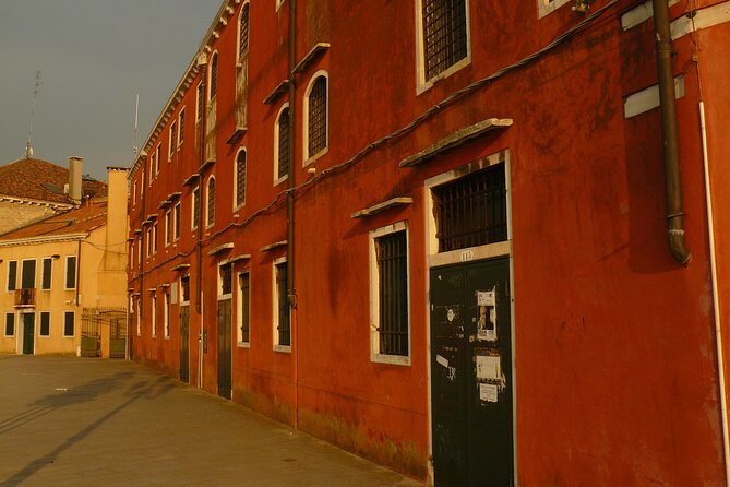Venice Photography Walking Tour with Private Guide - Starting Point at Gallerie dellAccademia