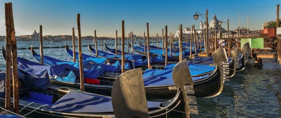 Venice: Shared Gondola Tour - The Charm of Venice’s Waterways on a Traditional Gondola