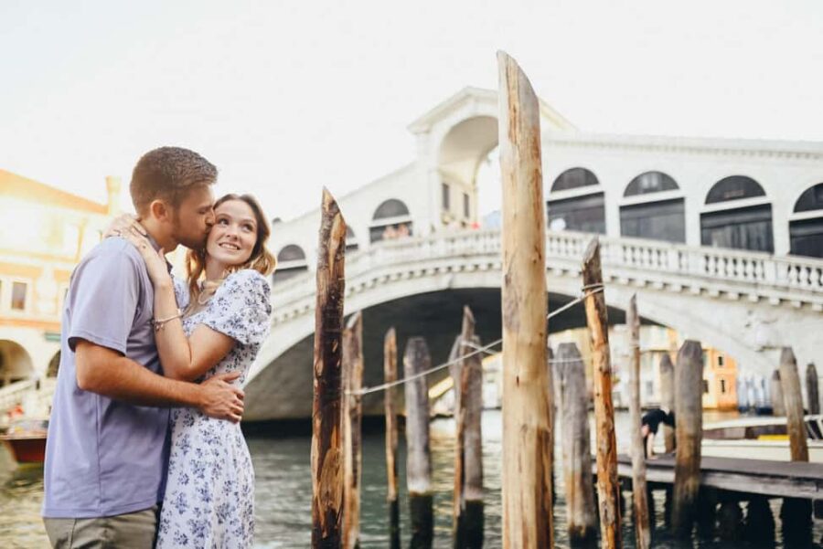 Venice: the best couples photoshooting - Starting from Piazza San Marco or Rialto for Iconic Venetian Charm
