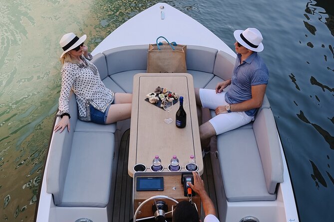 Venice: The Hidden Canals on Electric Boat - The Electric Boat: Silence and Comfort on Venices Canals