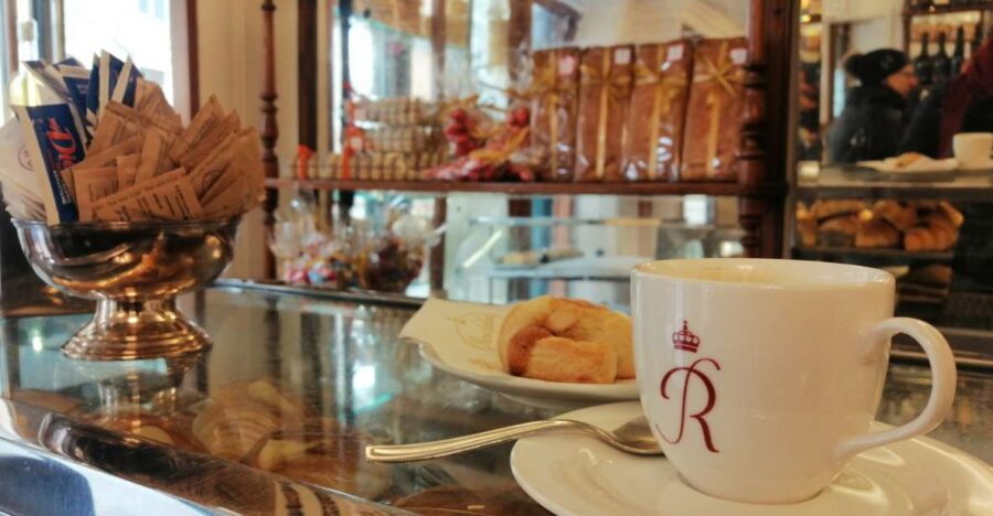 Venice: Traditional Cafés and Pastry Shops Walking Tour - Exploring Venice’s Neighborhoods on Foot
