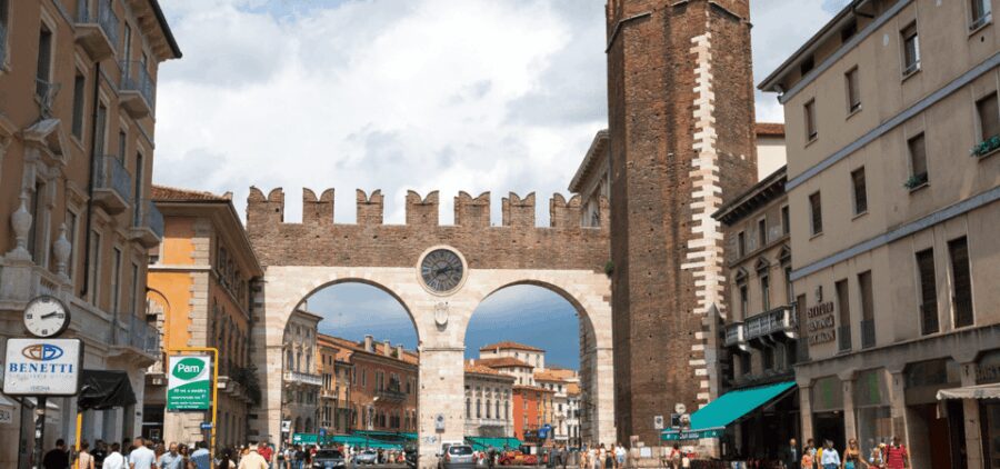 Verona Self Guided Walking Tour with an APP - Starting Point and How to Access the Tour on Arrival