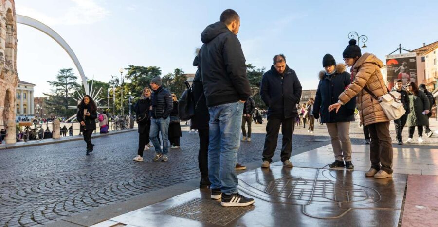 Verona: street food walking tour near the historical center - Visiting Juliets House and the Roman Origins of Verona