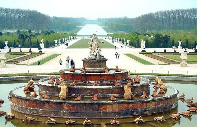 Versailles Best of Domain Skip-the-Line Access Day Tour with Lunch from Paris - Exploring the Gardens of Versailles