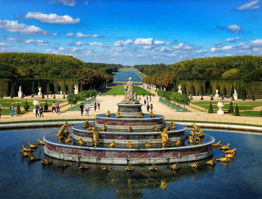 Versailles: Palace and Marie Antoinette's Hamlet Guided Tour - Exploring the Royal Gardens Designed by André Le Nôtre