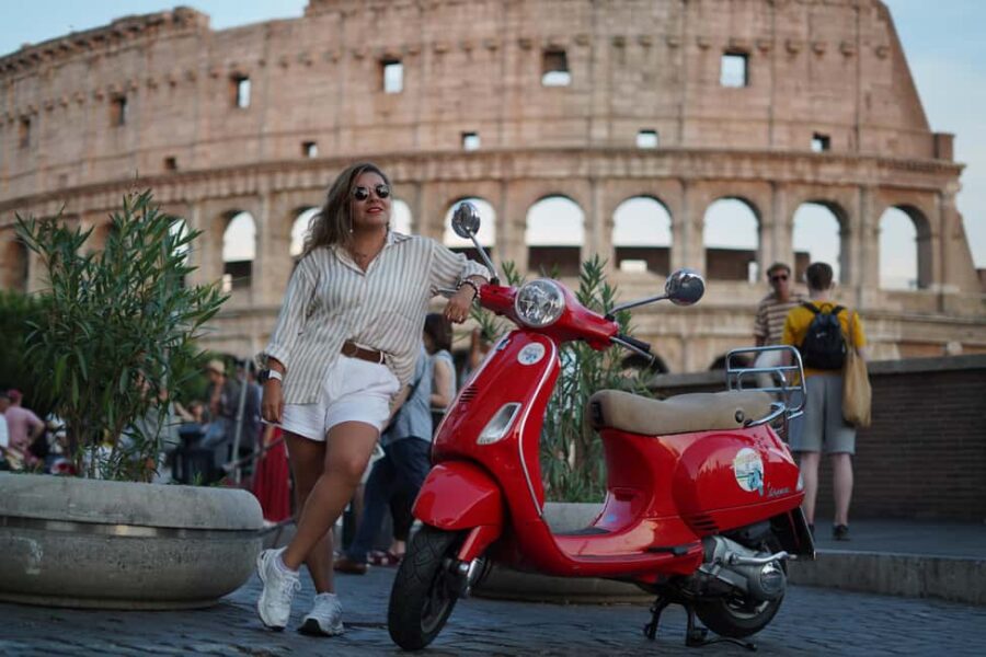 Vespa - Wine and Photography service in Rome - Meeting Point and Logistics in Rome