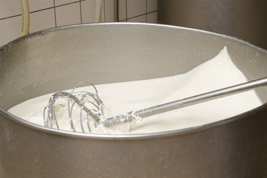 Vico Equense: Tour in the dairy "Mozzarella Experience" - Starting Point at Piazza San Salvatore in Vico Equense