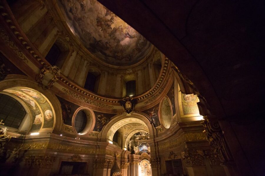 Vienna: Christmas & New Year's Concert in St. Peter's Church - The Classic Ensemble Vienna: Talented Musicians in Action