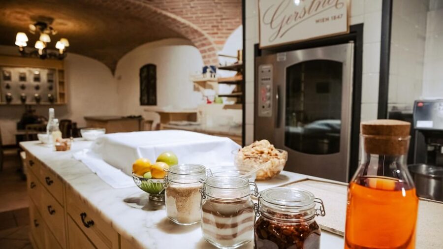 Vienna: Gerstner KuK Hofzuckerbäcker Baking Show & Tasting - Discover the Historic Setting of Schönbrunn Palace Bakery