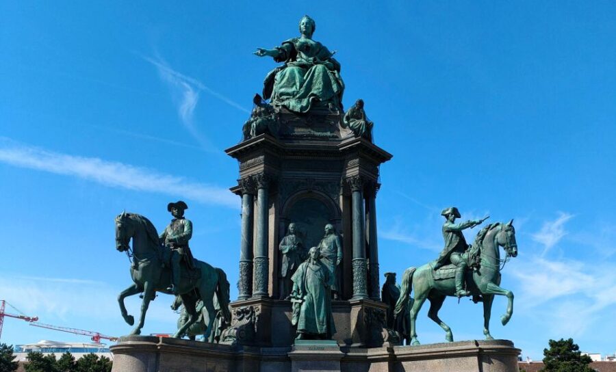 Vienna Historical Highlight City Tour + Wine Tasting - Starting at the Vienna State Opera