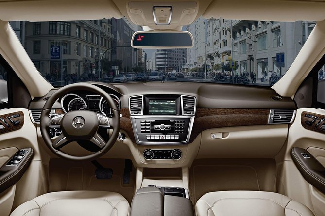 Vienna Private Transfer from Vienna Airport to City centre - Vehicle Options for Different Group Sizes