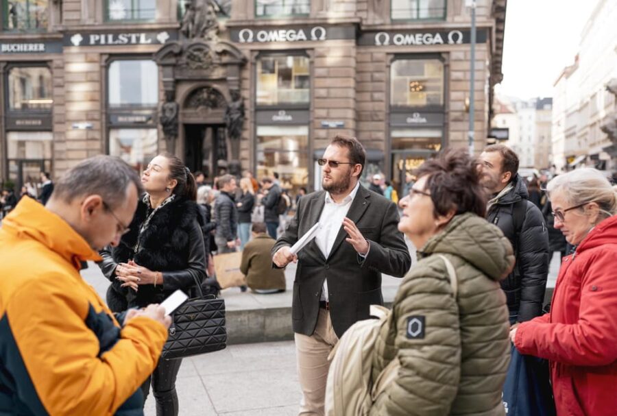 Vienna: Romanian Heritage and Christmas Markets Guided Tour - Exploring Maria am Gestade and Its Romanian Connections